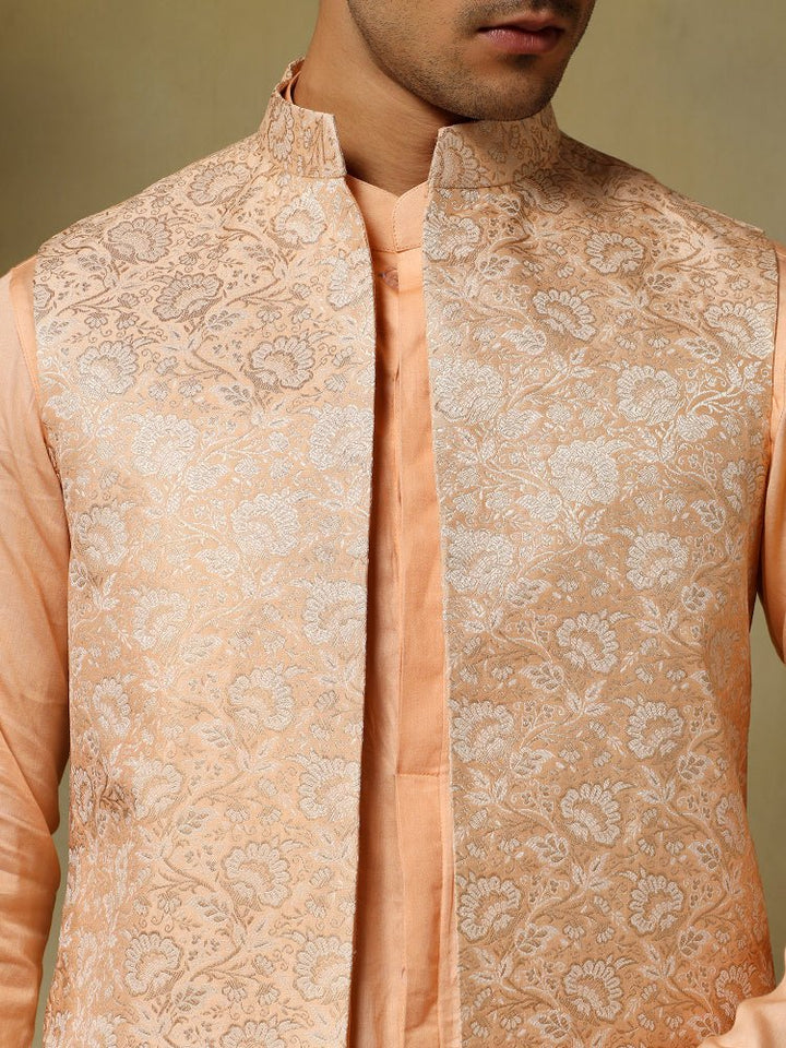CHAAP MEN'S PEARL PEACH DOLA SILK KURTA SET WITH BROCADE JACKET - Pomcha Jaipur