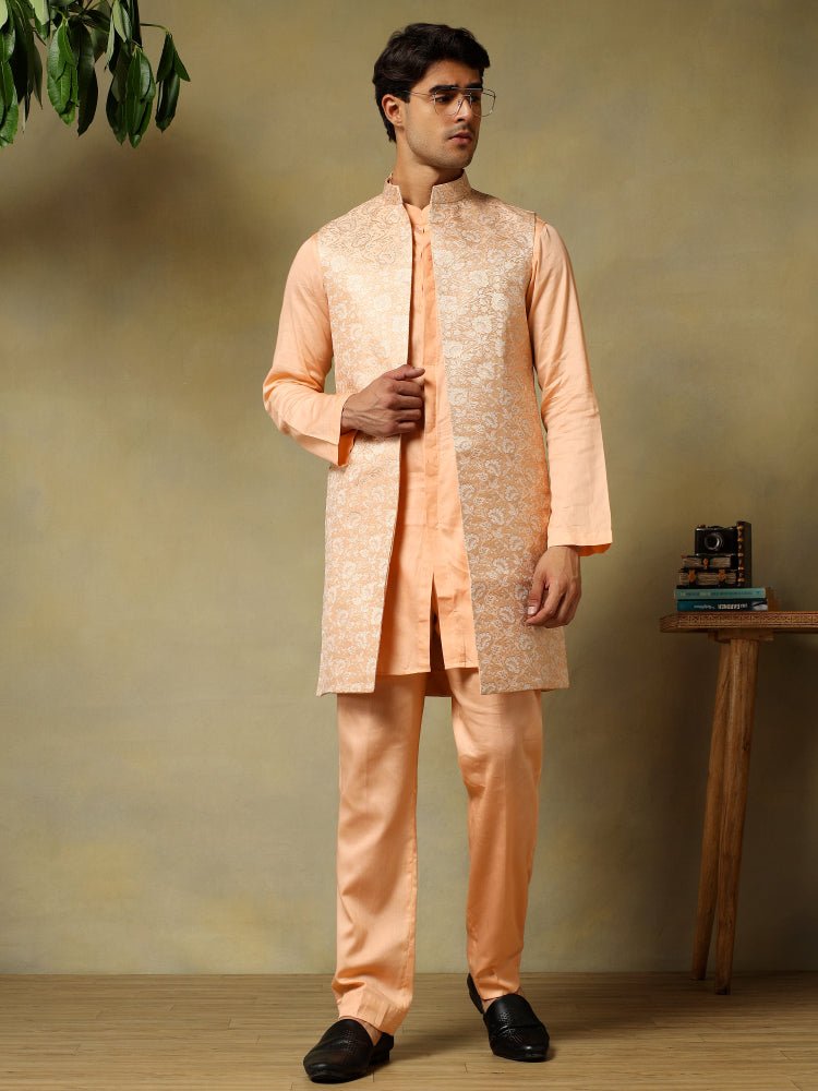 CHAAP MEN'S PEARL PEACH DOLA SILK KURTA SET WITH BROCADE JACKET - Pomcha Jaipur