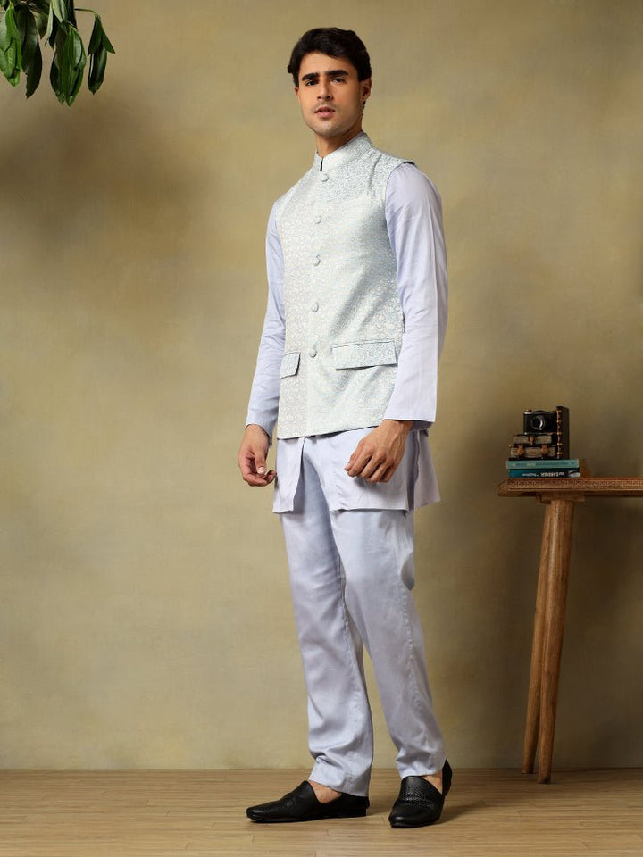 CHAAP MEN'S PEARL WHITE DOLA SILK KURTA SET WITH BROCADE JACKET - Pomcha Jaipur