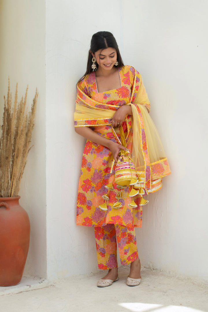 CHHIPA BAZAR AABIRA YELLOW COTTON GOTA PATTI SUIT SET WITH SOFT NET DUPATTA - Pomcha Jaipur