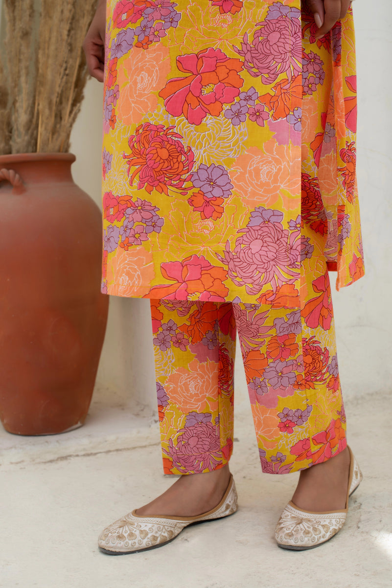 CHHIPA BAZAR AABIRA YELLOW COTTON GOTA PATTI SUIT SET WITH SOFT NET DUPATTA - Pomcha Jaipur