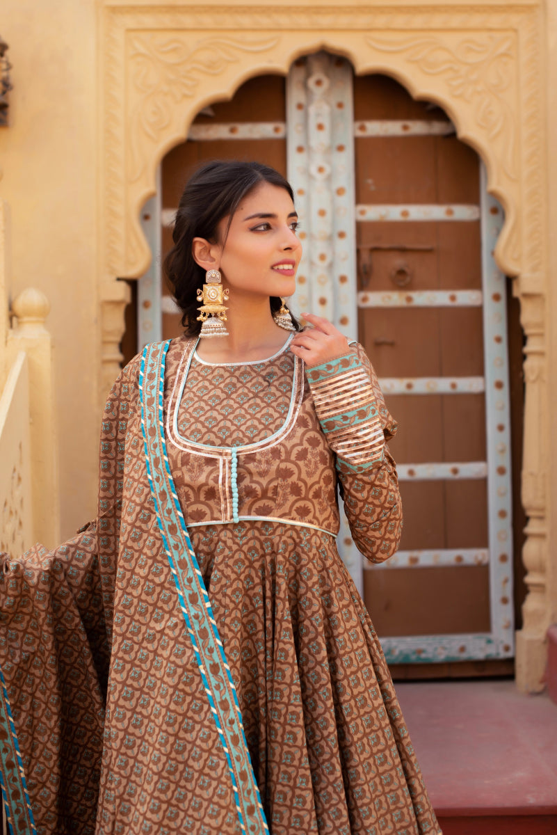 CHHIPA BAZAR COTTON HAND BLOCK ANARKALI SET WITH JACKET AND COTTON DUPATTA - Pomcha Jaipur