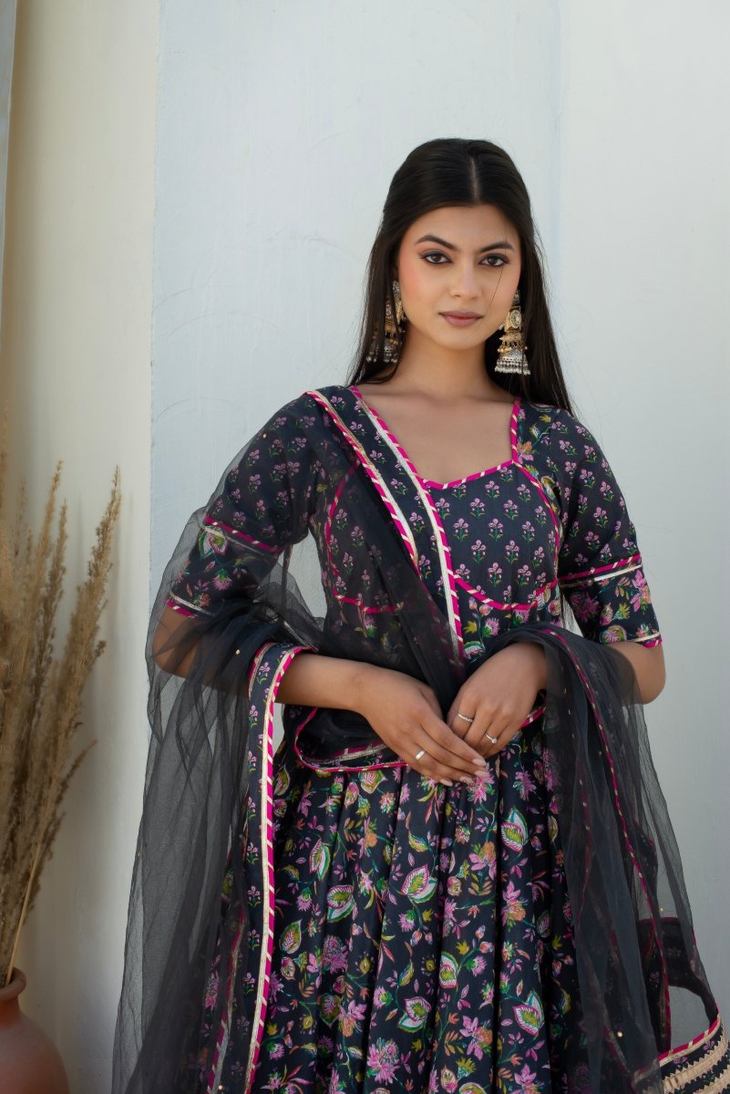 CHHIPA BAZAR HOOR GREY COTTON GOTA PATTI ANARKALI WITH NET DUPATTA - Pomcha Jaipur