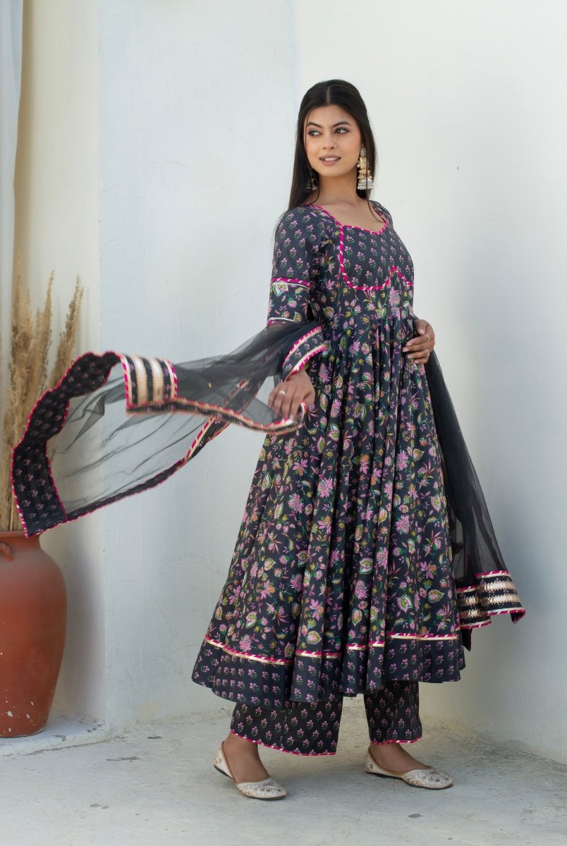 CHHIPA BAZAR HOOR GREY COTTON GOTA PATTI ANARKALI WITH NET DUPATTA - Pomcha Jaipur