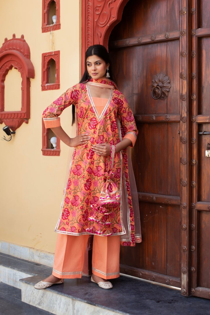 CHHIPA BAZAR PEACH COTTON HAND BLOCK PRINT SUIT SET WITH SOFT NET DUPATTA - Pomcha Jaipur