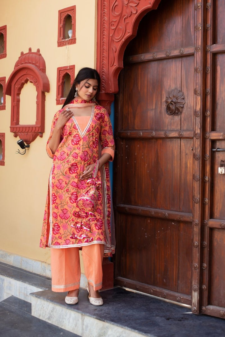 CHHIPA BAZAR PEACH COTTON HAND BLOCK PRINT SUIT SET WITH SOFT NET DUPATTA - Pomcha Jaipur