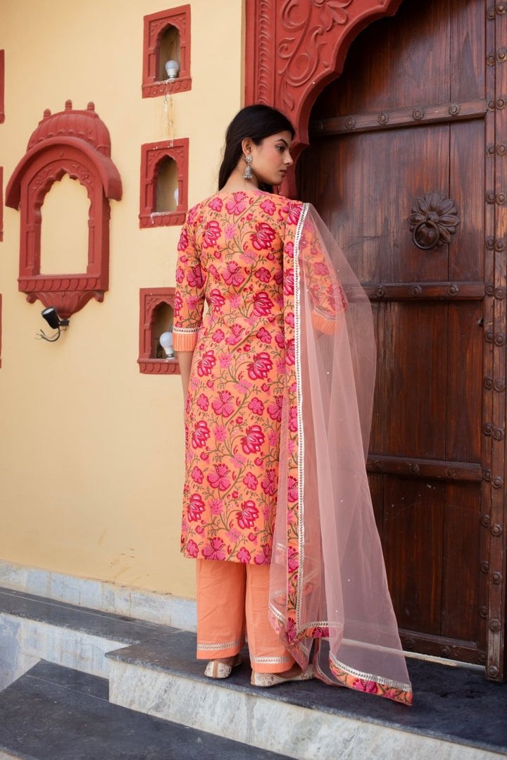 CHHIPA BAZAR PEACH COTTON HAND BLOCK PRINT SUIT SET WITH SOFT NET DUPATTA - Pomcha Jaipur