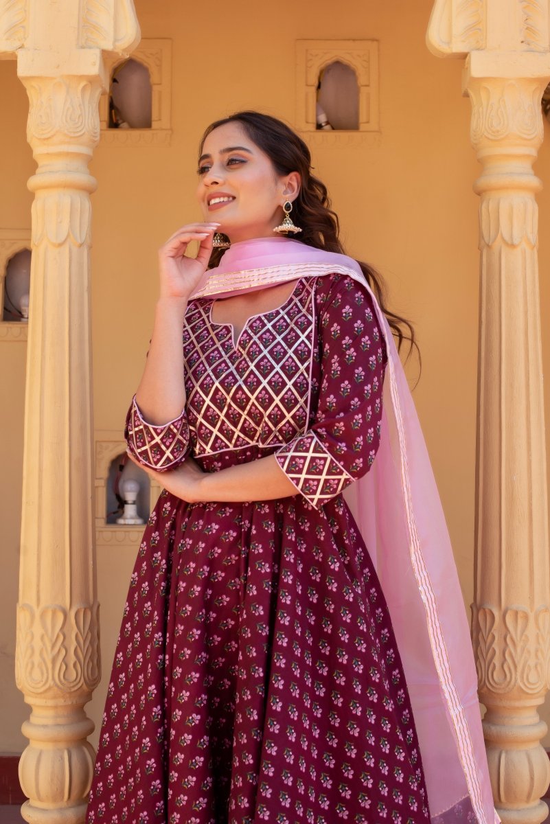 CHHIPA BAZAR PLUM HAND BLOCK GOTA PATTI COTTON ANARKALI SET WITH ORGANZA DUPATTA - Pomcha Jaipur
