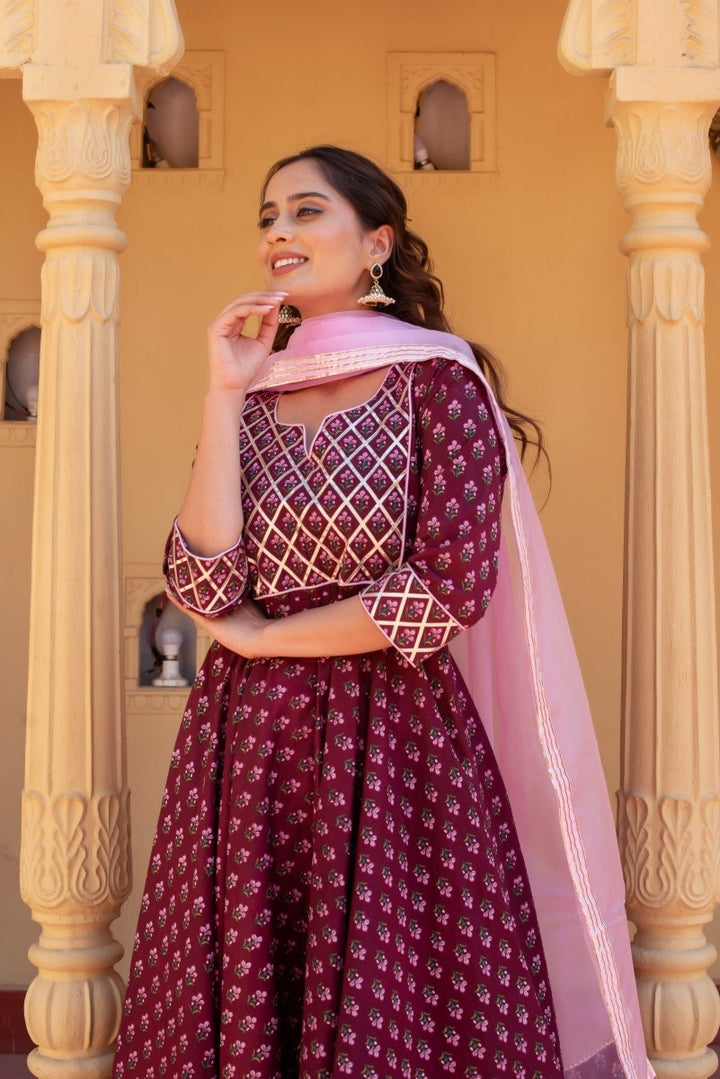 CHHIPA BAZAR PLUM HAND BLOCK GOTA PATTI COTTON ANARKALI SET WITH ORGANZA DUPATTA - Pomcha Jaipur
