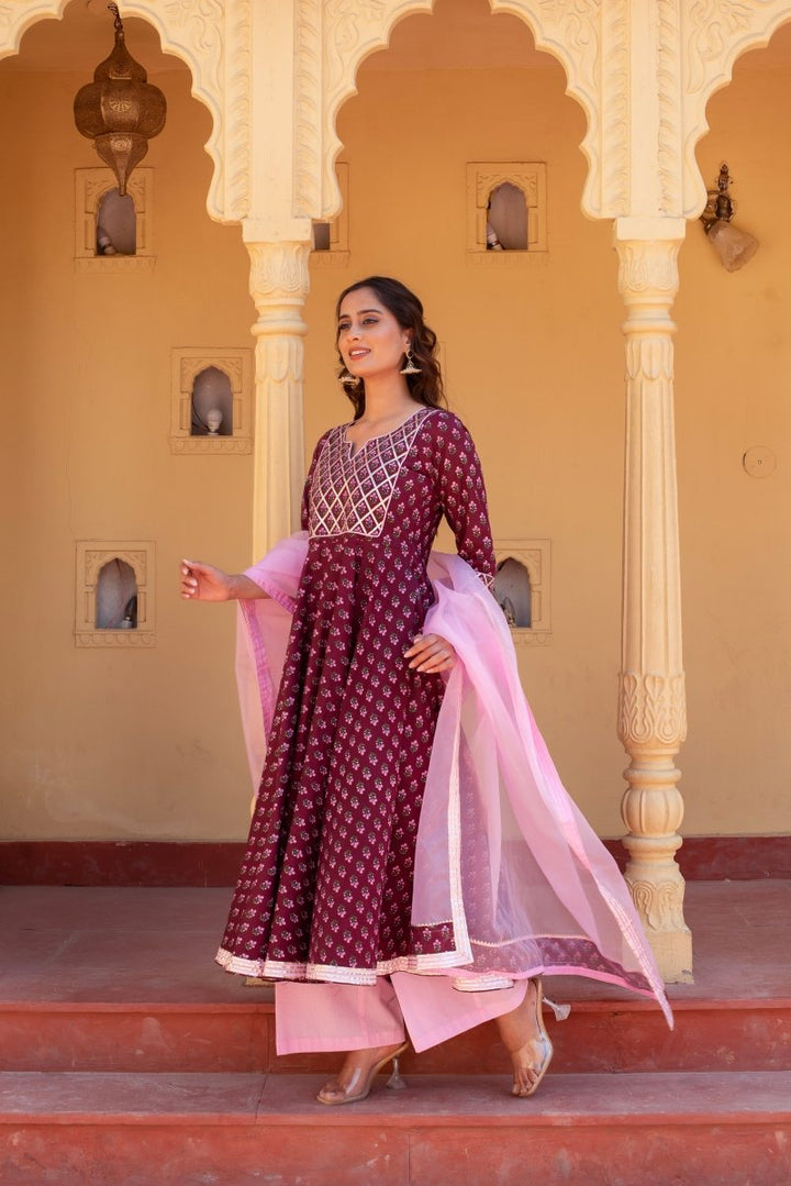 CHHIPA BAZAR PLUM HAND BLOCK GOTA PATTI COTTON ANARKALI SET WITH ORGANZA DUPATTA - Pomcha Jaipur