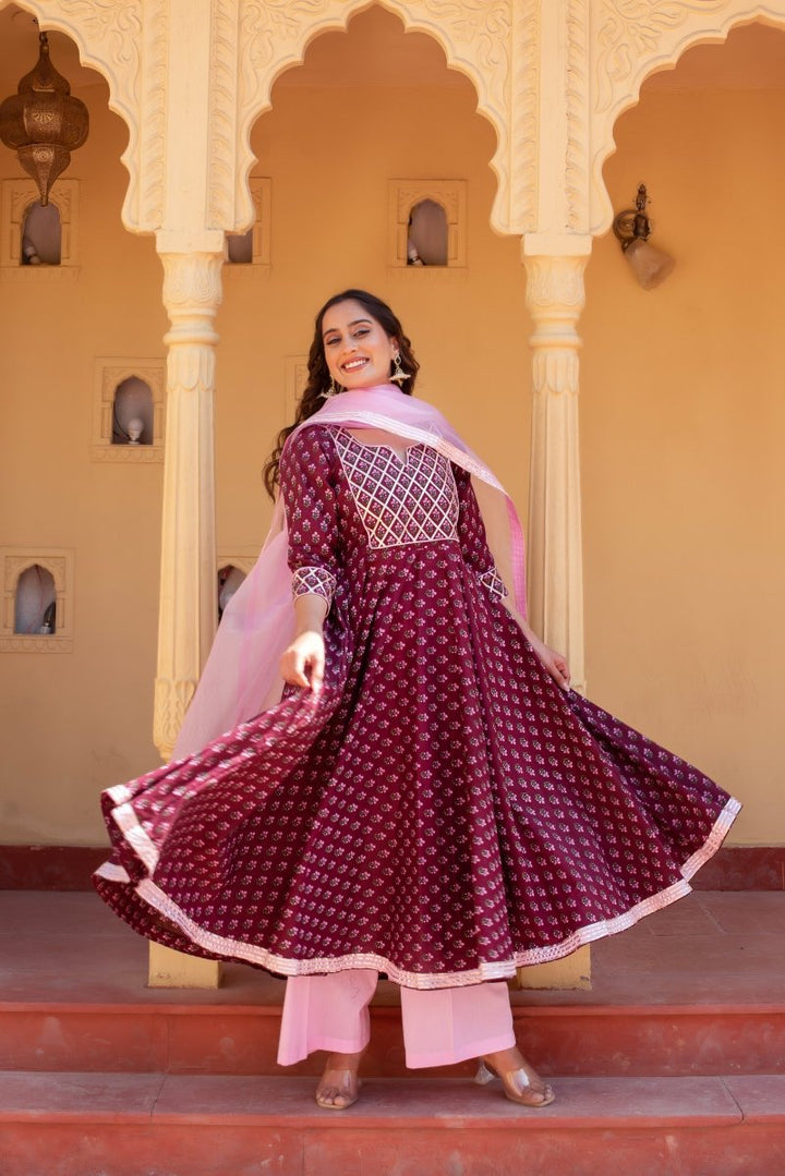 CHHIPA BAZAR PLUM HAND BLOCK GOTA PATTI COTTON ANARKALI SET WITH ORGANZA DUPATTA - Pomcha Jaipur