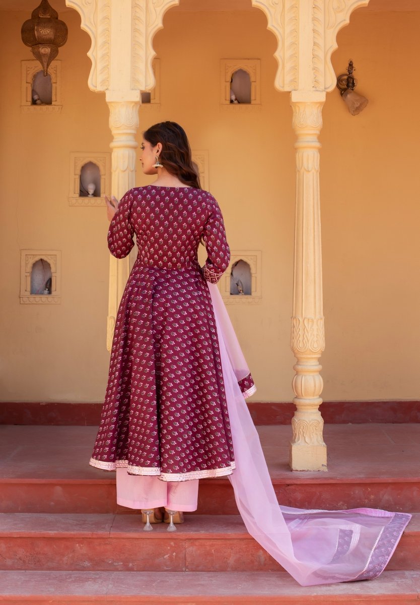 CHHIPA BAZAR PLUM HAND BLOCK GOTA PATTI COTTON ANARKALI SET WITH ORGANZA DUPATTA - Pomcha Jaipur