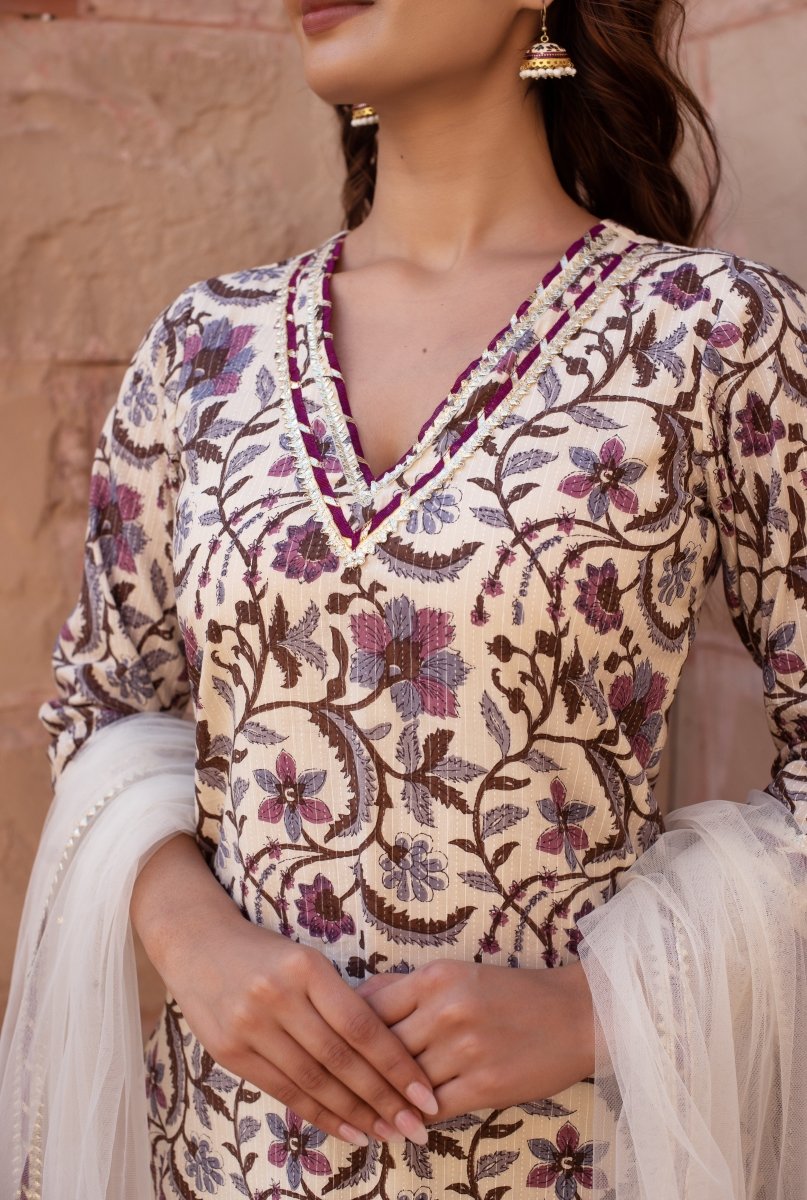 CHHIPA BAZAR PURPLE OFF WHITE GARDEN ROSE COTTON SUIT SET WITH SOFT NET DUPATTA - Pomcha Jaipur