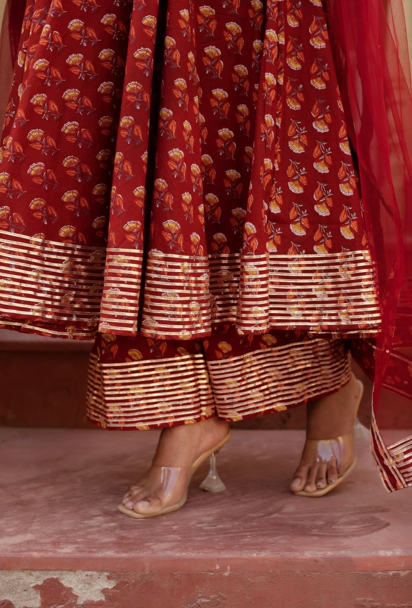 CHHIPA BAZAR RED COTTON GOTA PATTI HAND BLOCK ANGRAKHA SET WITH SOFT NET DUPATTA - Pomcha Jaipur