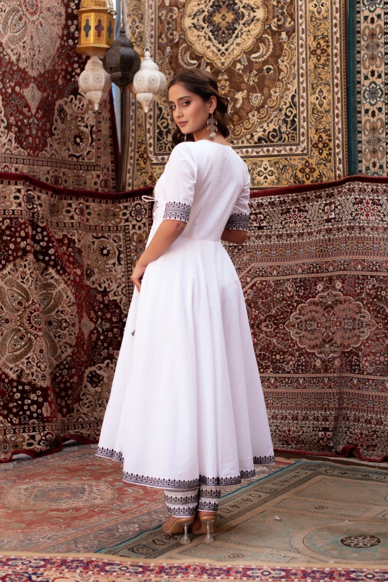 CHHIPA BAZAR WHITE EMBROIDERY COTTON ANGRAKHA SET - Pomcha Jaipur