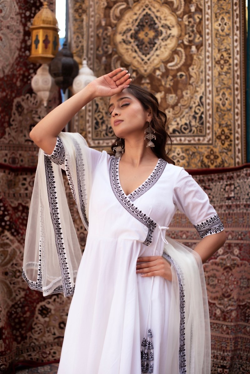 CHHIPA BAZAR WHITE EMBROIDERY COTTON ANGRAKHA SET - Pomcha Jaipur