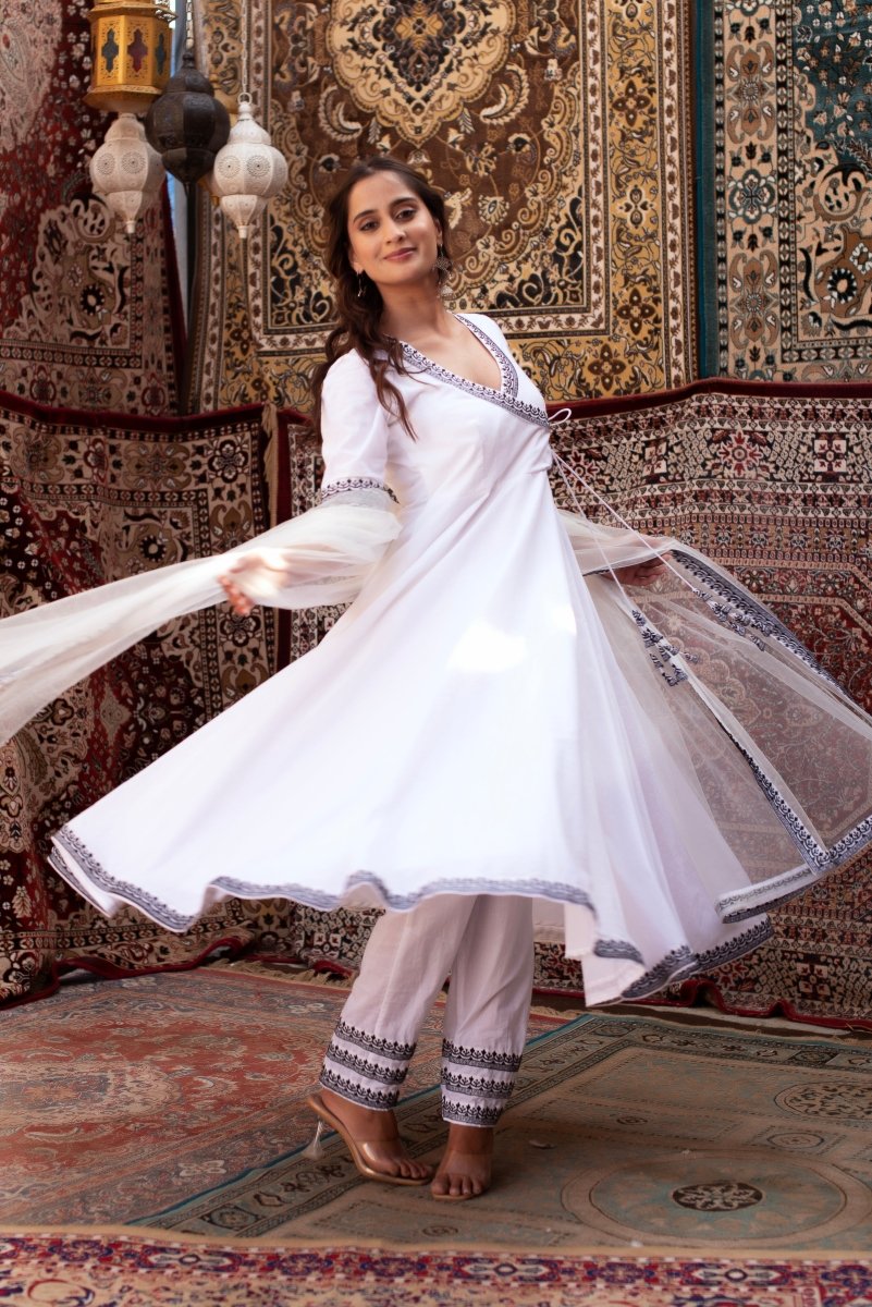 CHHIPA BAZAR WHITE EMBROIDERY COTTON ANGRAKHA SET - Pomcha Jaipur