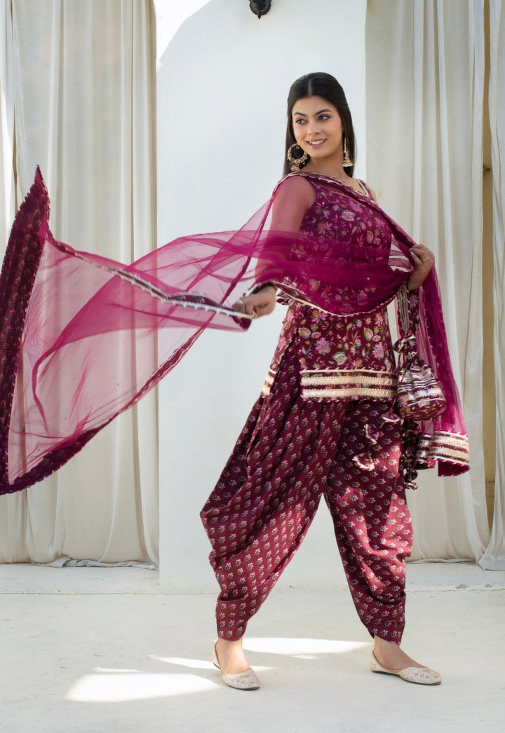 CHHIPA BAZAR WINE COTTON GOTA PATTI KURTA DHOTI SET WITH SOFT NET DUPATTA - Pomcha Jaipur
