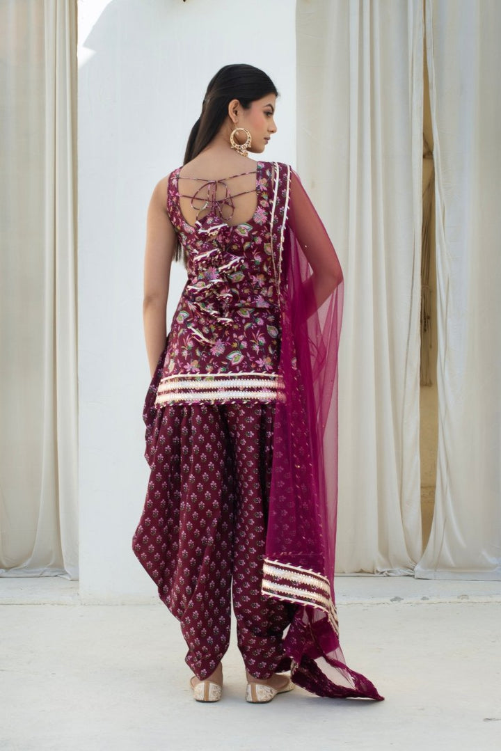 CHHIPA BAZAR WINE COTTON GOTA PATTI KURTA DHOTI SET WITH SOFT NET DUPATTA - Pomcha Jaipur