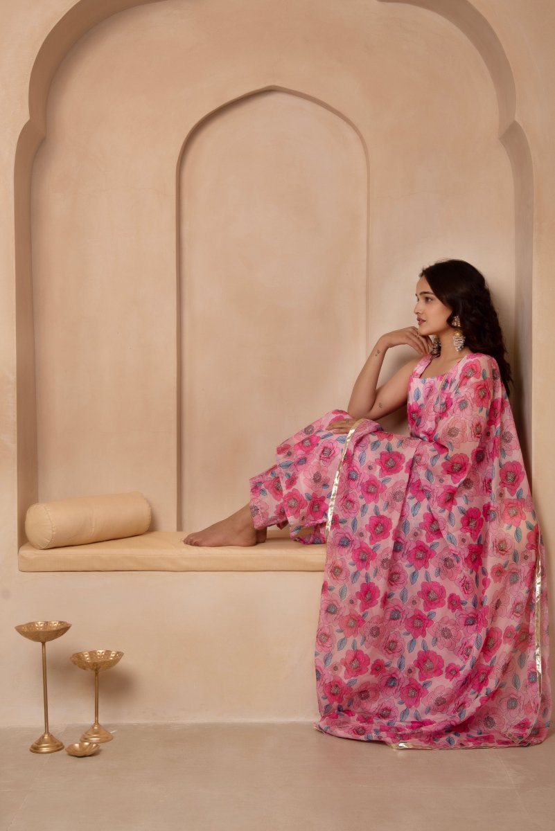 DHOOP CHAAV LEELA MUSLIN STRAIGHT SUIT SET WITH ORGANZA DUPATTA - Pomcha Jaipur