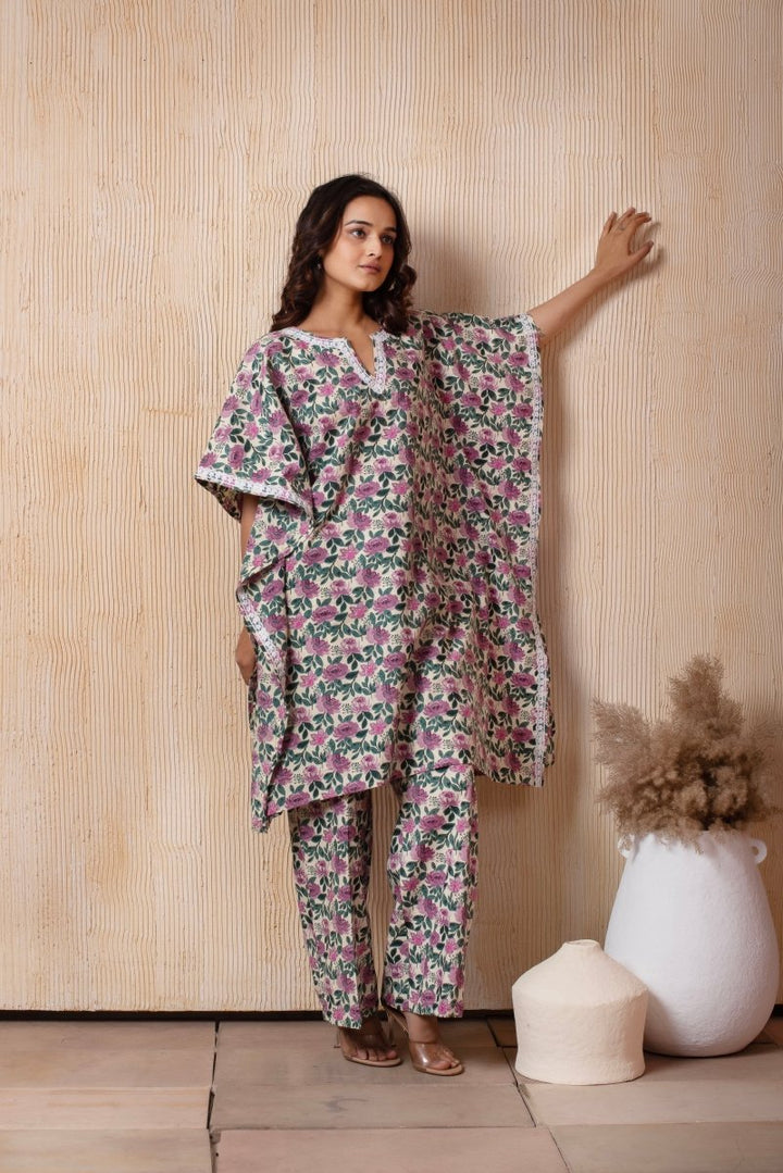 DHOOP CHAAV WHITE COTTON PURPLE PHOOL JAAL KAFTAN PANT SET - Pomcha Jaipur