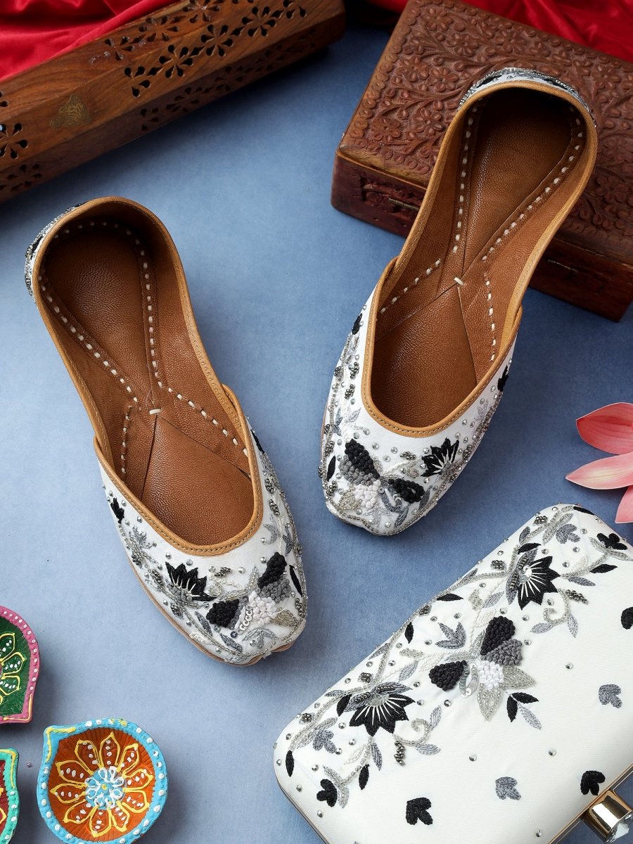 FAIZA WHITE JUTTI CLUTCH COMBO - Pomcha Jaipur