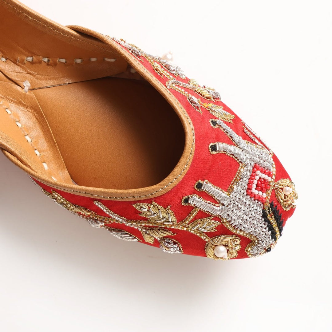 FIRDAUS HORSE RED MOJARI - Pomcha Jaipur