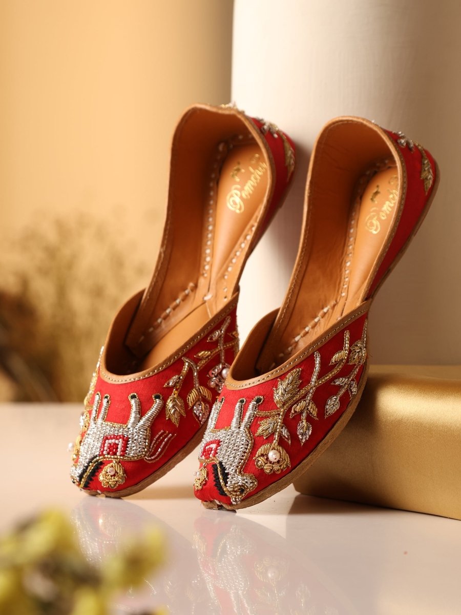 FIRDAUS HORSE RED MOJARI - Pomcha Jaipur