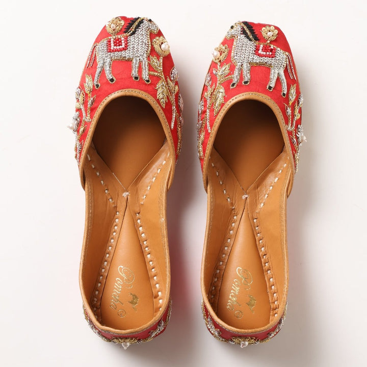 FIRDAUS HORSE RED MOJARI - Pomcha Jaipur