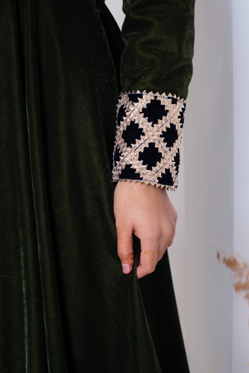GHAZAL GREEN VELVET GOTA PATTI ANARKALI SET WITH VELVET VEST AND SOFT NET DUPATTA - Pomcha Jaipur