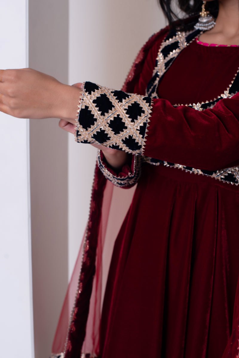 GHAZAL MAROON VELVET GOTA PATTI ANARKALI SET WITH VELVET VEST AND SOFT NET DUPATTA - Pomcha Jaipur