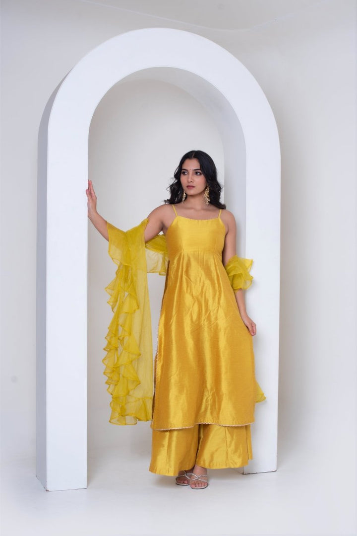 GHAZAL YELLOW COTTON SILK KURTA SET WITH FRILL ORGANZA DUPATTA - Pomcha Jaipur