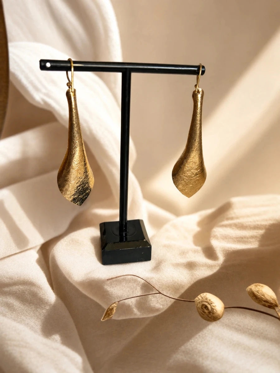 GOLDEN LEAF DROP EARRINGS - Pomcha Jaipur