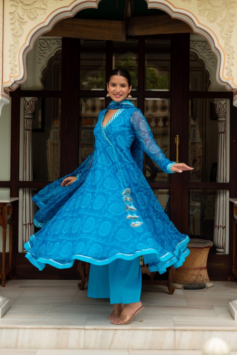 GULABI GALIYAN RANGELA BLUE BANDHEJ GEORGETTE GOTA PATTI ANGRAKHA SET - Pomcha Jaipur