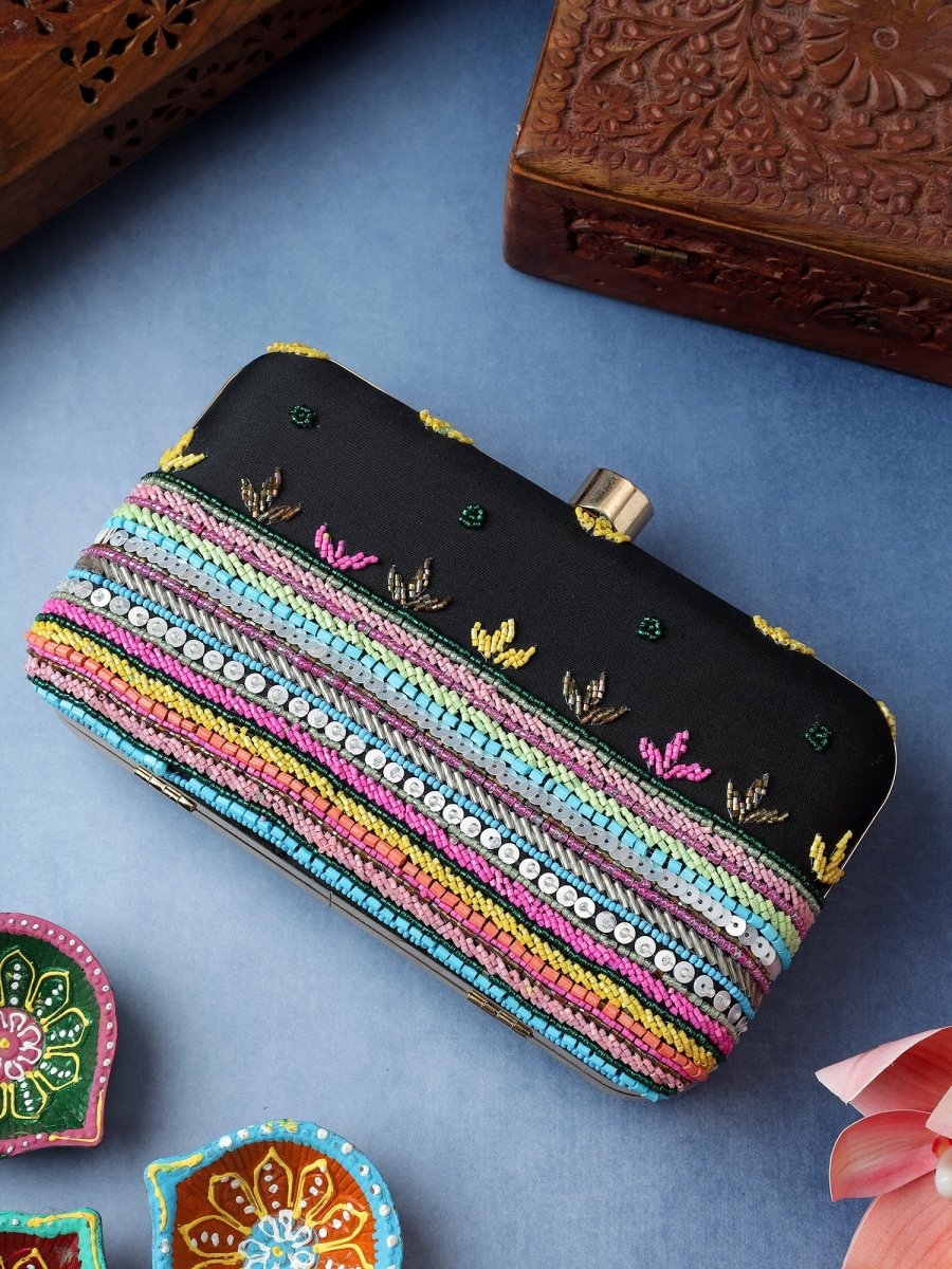 HEENA BLCK HAND WORK JUTTI CLUTCH COMBO - Pomcha Jaipur