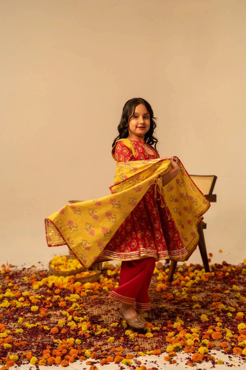 KHILKARI BUBBLY RED COTTON HAND BLOCK ANARKALI SUIT SET - Pomcha Jaipur
