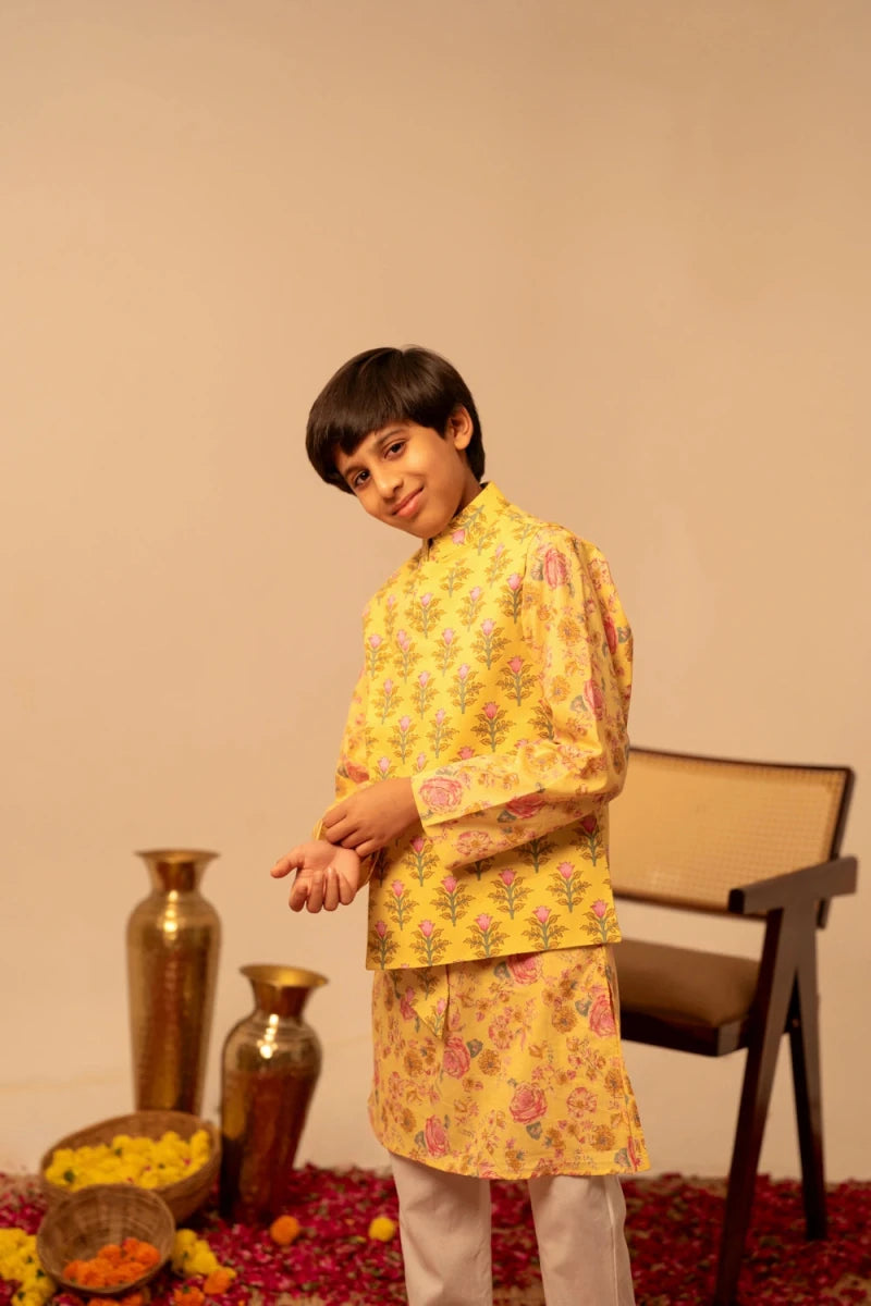 KHILKARI PEELA BUTI KURTA SET WITH JACKET - Pomcha Jaipur