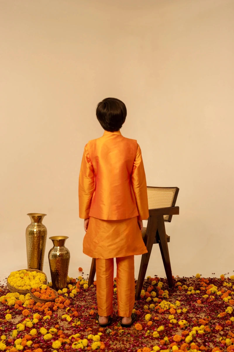 KHILKARI TANGY TAFFETA KURTA SET WITH JACKET - Pomcha Jaipur