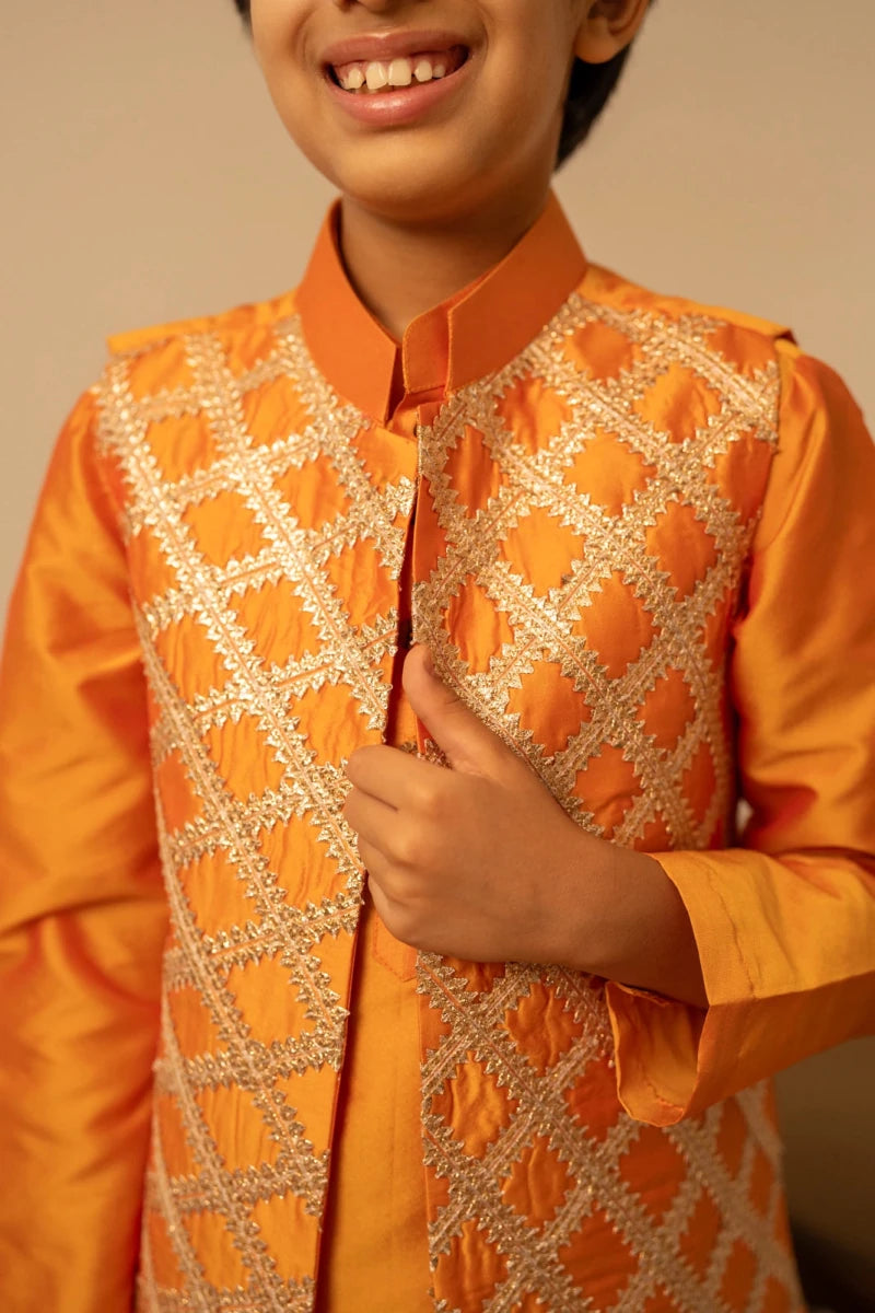 KHILKARI TANGY TAFFETA KURTA SET WITH JACKET - Pomcha Jaipur