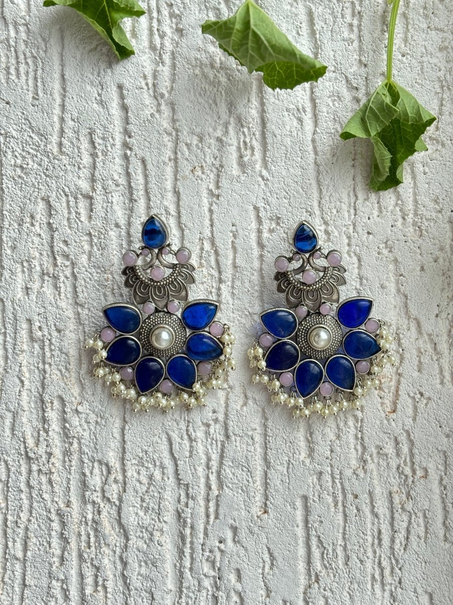 KUNDAN LEAF PEARL SILVER OXIDISED EARRING SET - Pomcha Jaipur