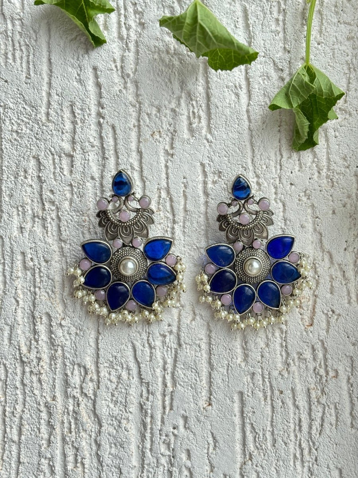 KUNDAN LEAF PEARL SILVER OXIDISED EARRING SET - Pomcha Jaipur