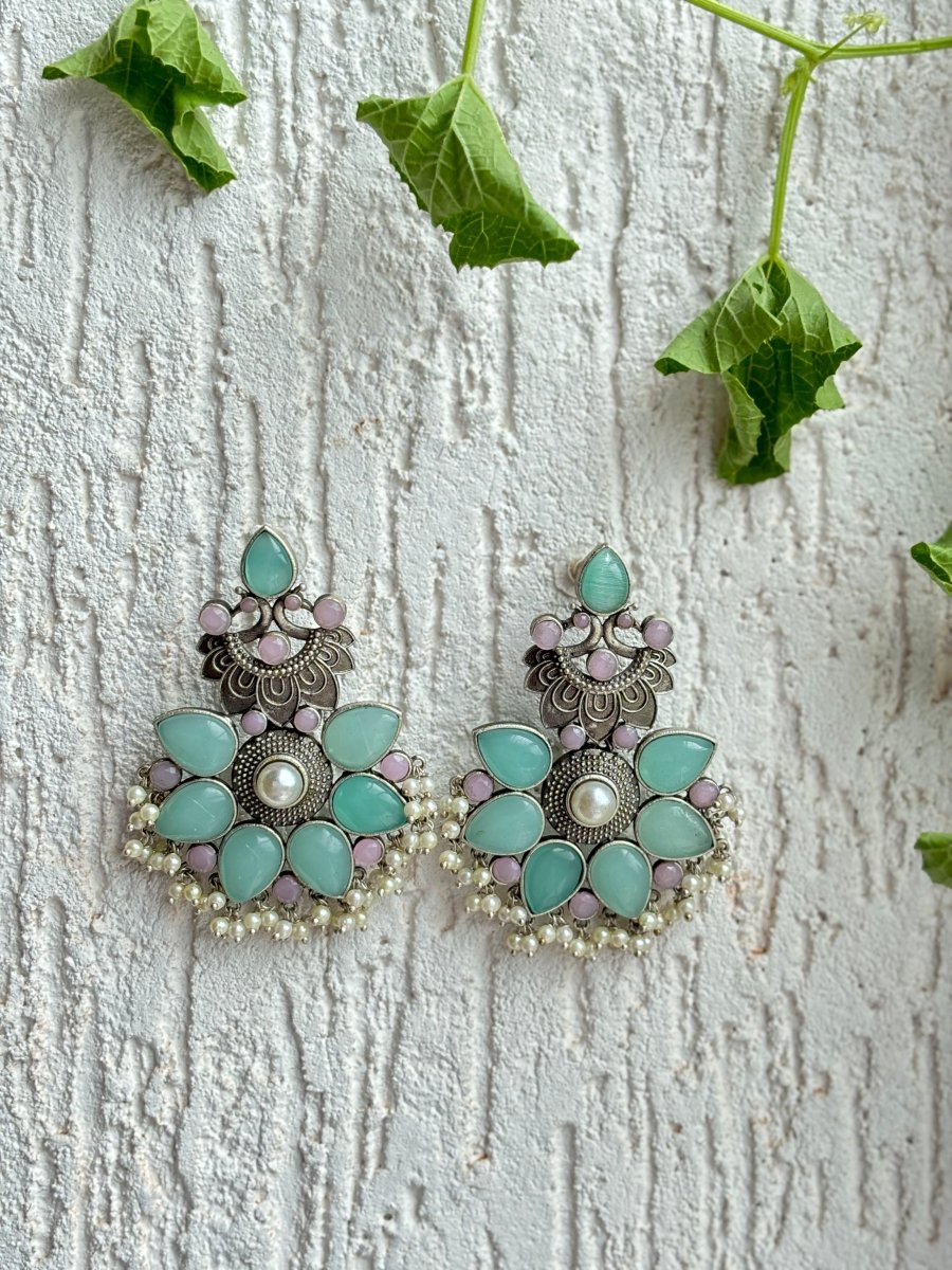 KUNDAN LEAF PEARL SILVER OXIDISED EARRING SET - Pomcha Jaipur