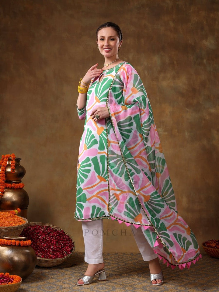 MERAKI OMERA PINK FLORAL PRINT MUSLIN KURTA SET WITH ORGANZA DUPATTA - Pomcha Jaipur