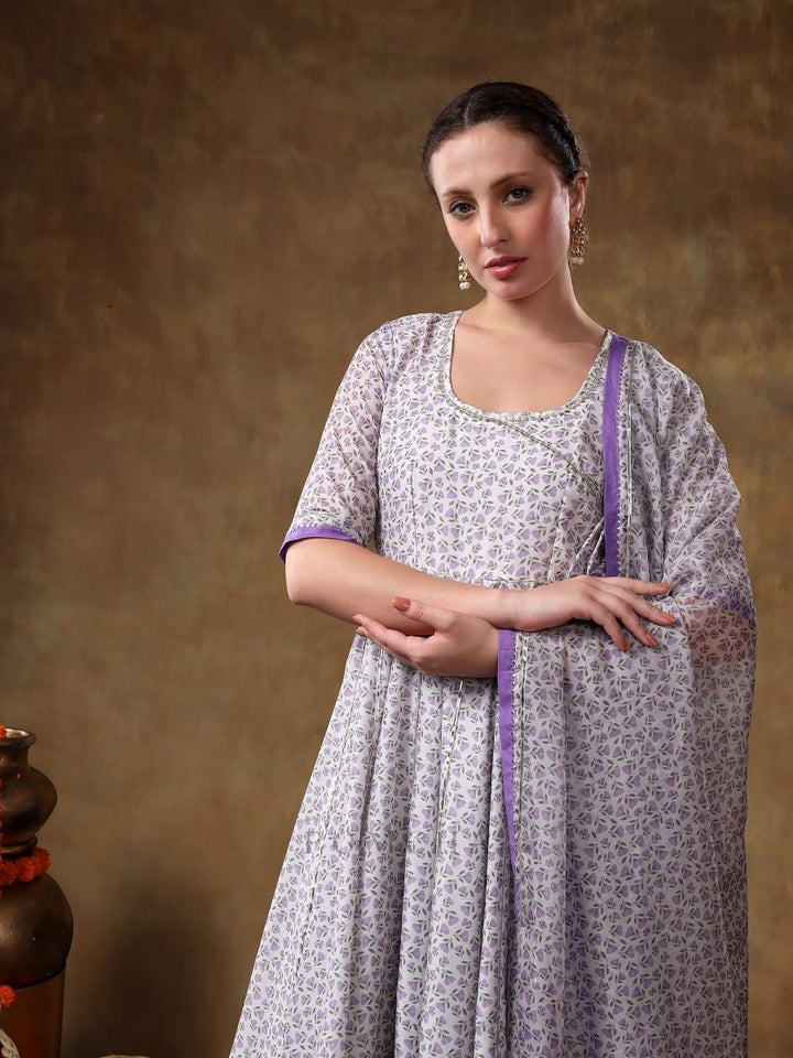 MERAKI ZEENAT LAVENDER FLORAL PRINT MUSLIN ANGRAKHA AND PLAZO SET WITH ORGANZA DUPATTA - Pomcha Jaipur