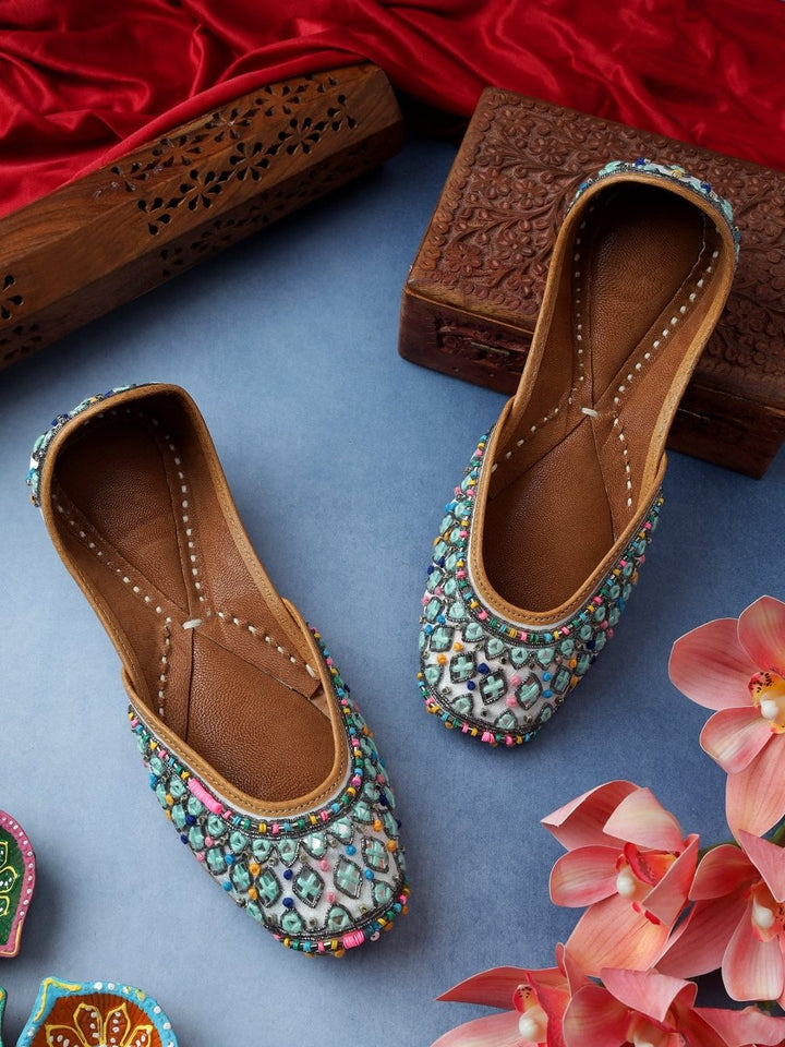 NADIA WHITE PASTEL BLUE JUTTI CLUTCH COMBO - Pomcha Jaipur