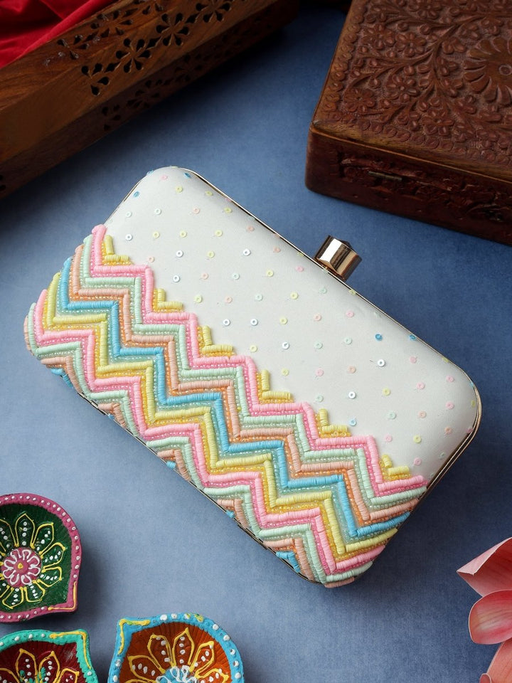 NAZAKAT OFF WHITE BEAD WORK JUTTI CLUTCH COMBO - Pomcha Jaipur