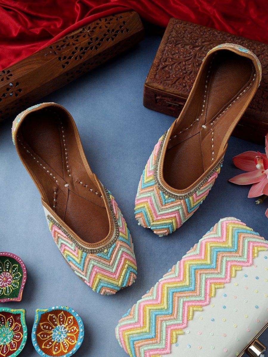 NAZAKAT OFF WHITE BEAD WORK JUTTI CLUTCH COMBO - Pomcha Jaipur