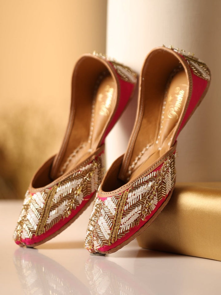 PEER BEADS MOJARI - Pomcha Jaipur