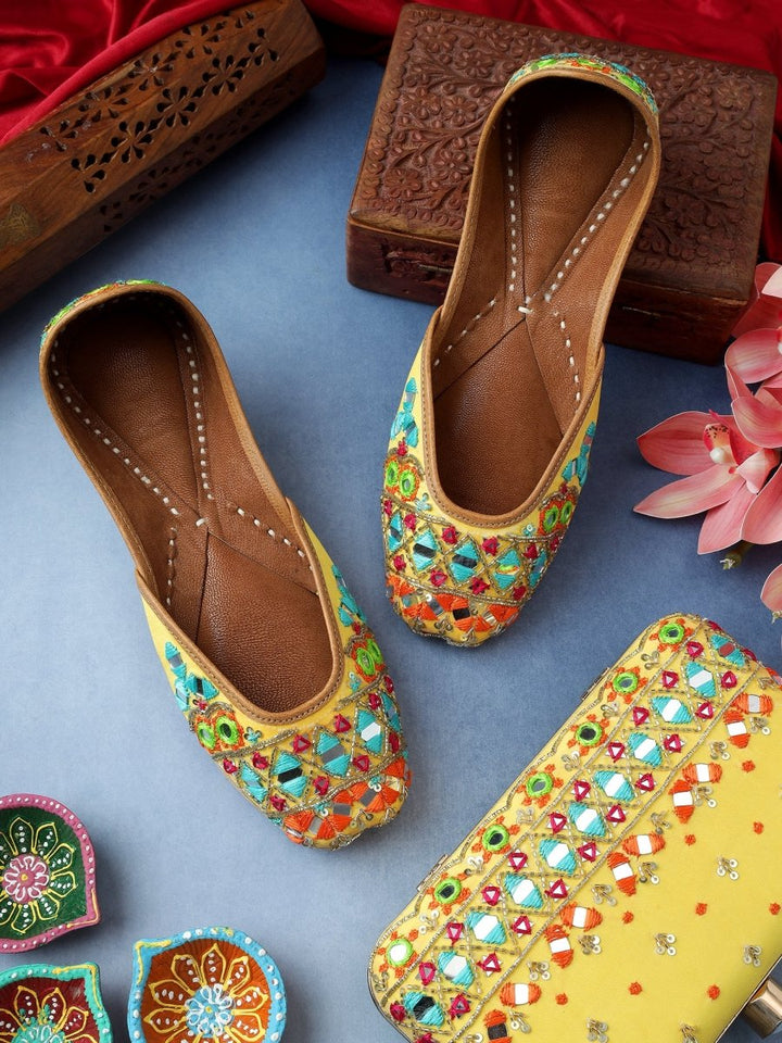 ROZA YELLOW MIRROR WORK JUTTI CLUTCH COMBO - Pomcha Jaipur