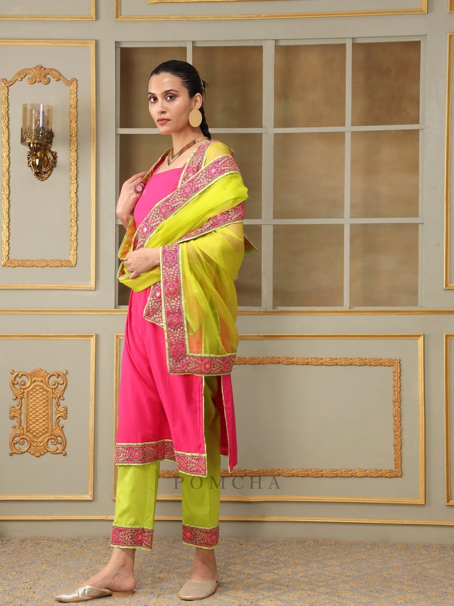 SAADGI GULABI LACE PINK STRAIGHT SUIT SET - Pomcha Jaipur